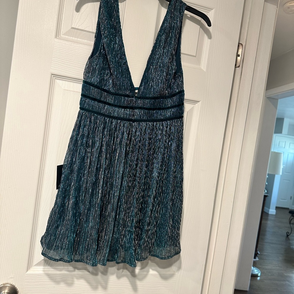 Lulu's Green Sleeveless Plunge Mini Dress